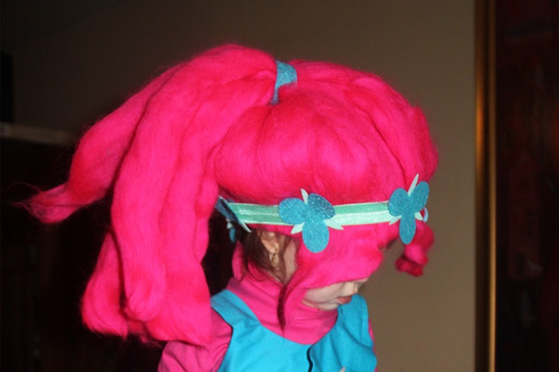 Princess Poppy costume: the wig